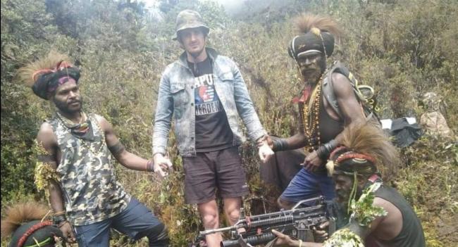 Kiwi pilot held hostage by separatists in Papua